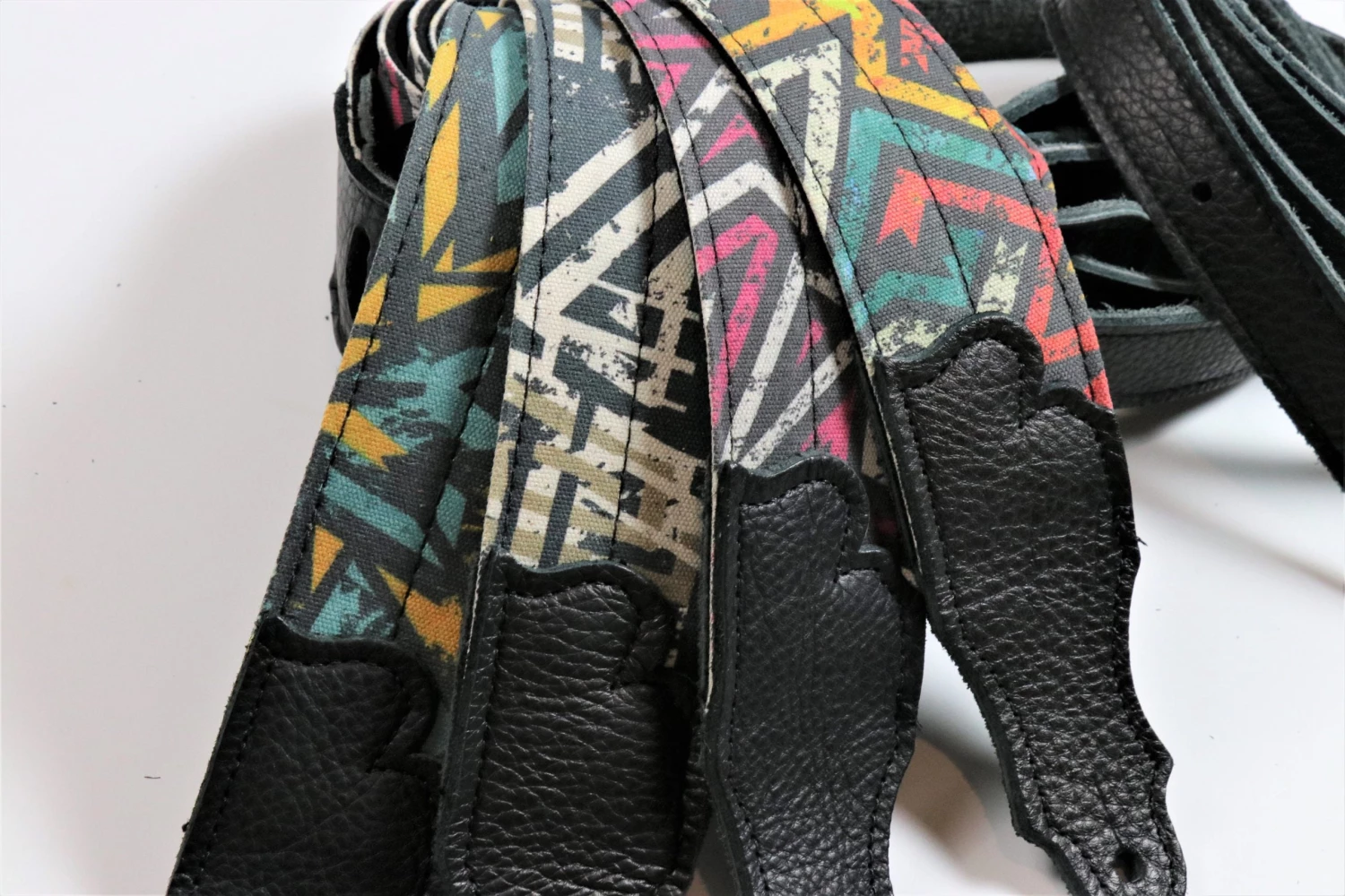 Franklin Strap Franklin 2" Grunge Cotton Deluxe Guitar Strap, CD3-MLT-BK, Grunge/Multi 4 Franklin Strap Franklin 2" Grunge Cotton Deluxe Guitar Strap, CD3-MLT-BK, Grunge/Multi