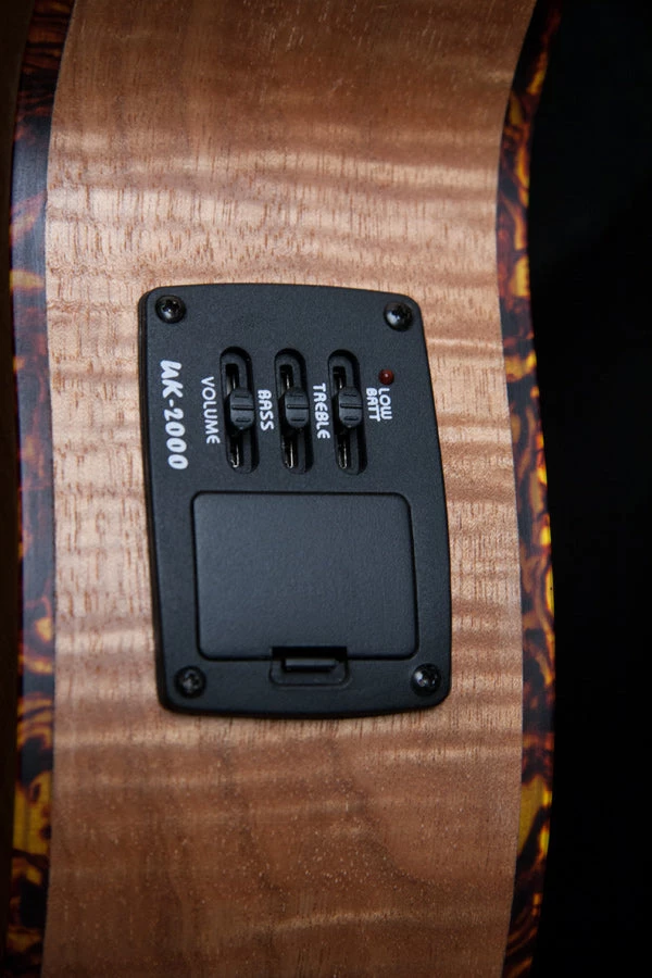 Oscar Schmidt OU800TE Comfort Series Tenor A/E Ukulele, Flame Maple Top 4 Oscar Schmidt OU800TE Comfort Series Tenor A/E Ukulele, Flame Maple Top