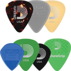 DAddario D'Addario Assorted Guitar Picks, 7-pack, Medium 1XVP4-5 Capos & Picks & Tuners